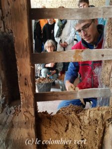 Stéphane nous montre comment remplir les pans de bois